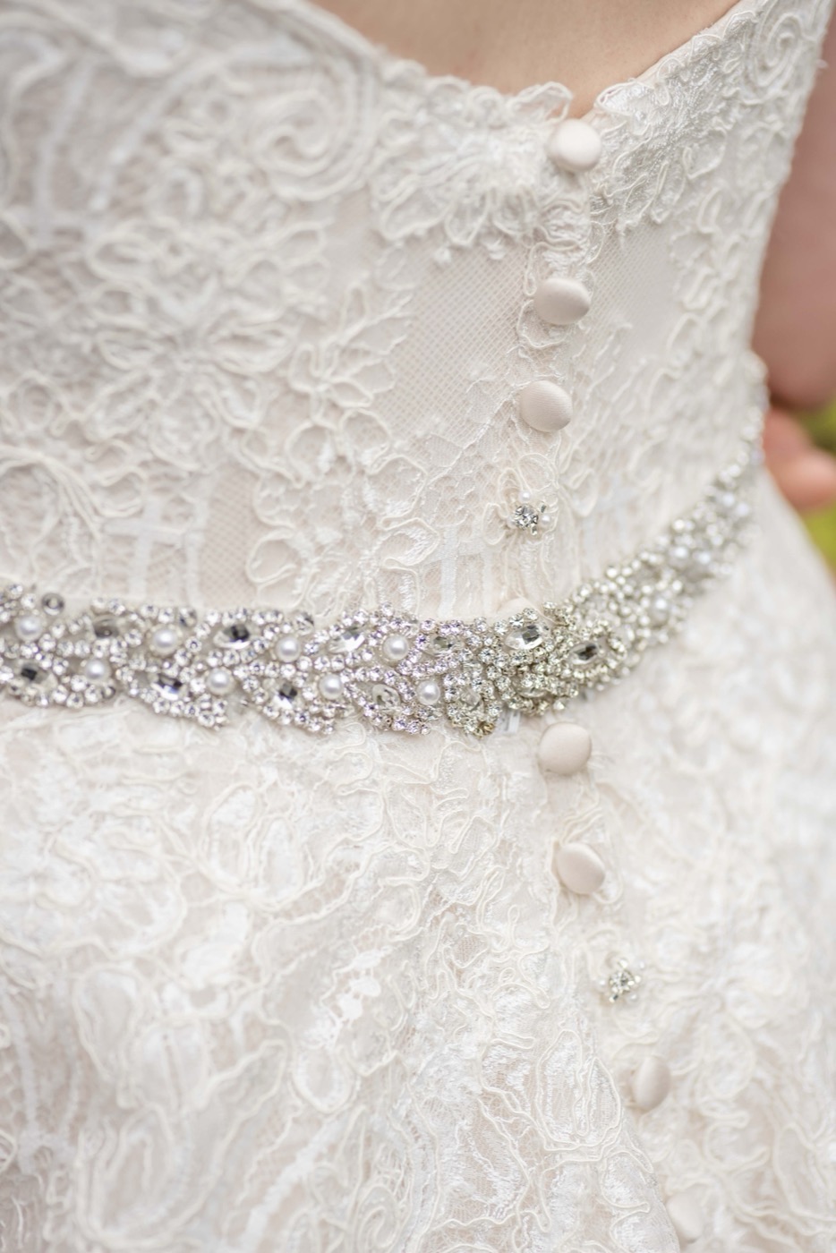 Bride and groom in the mountain meadow — Oak Glen